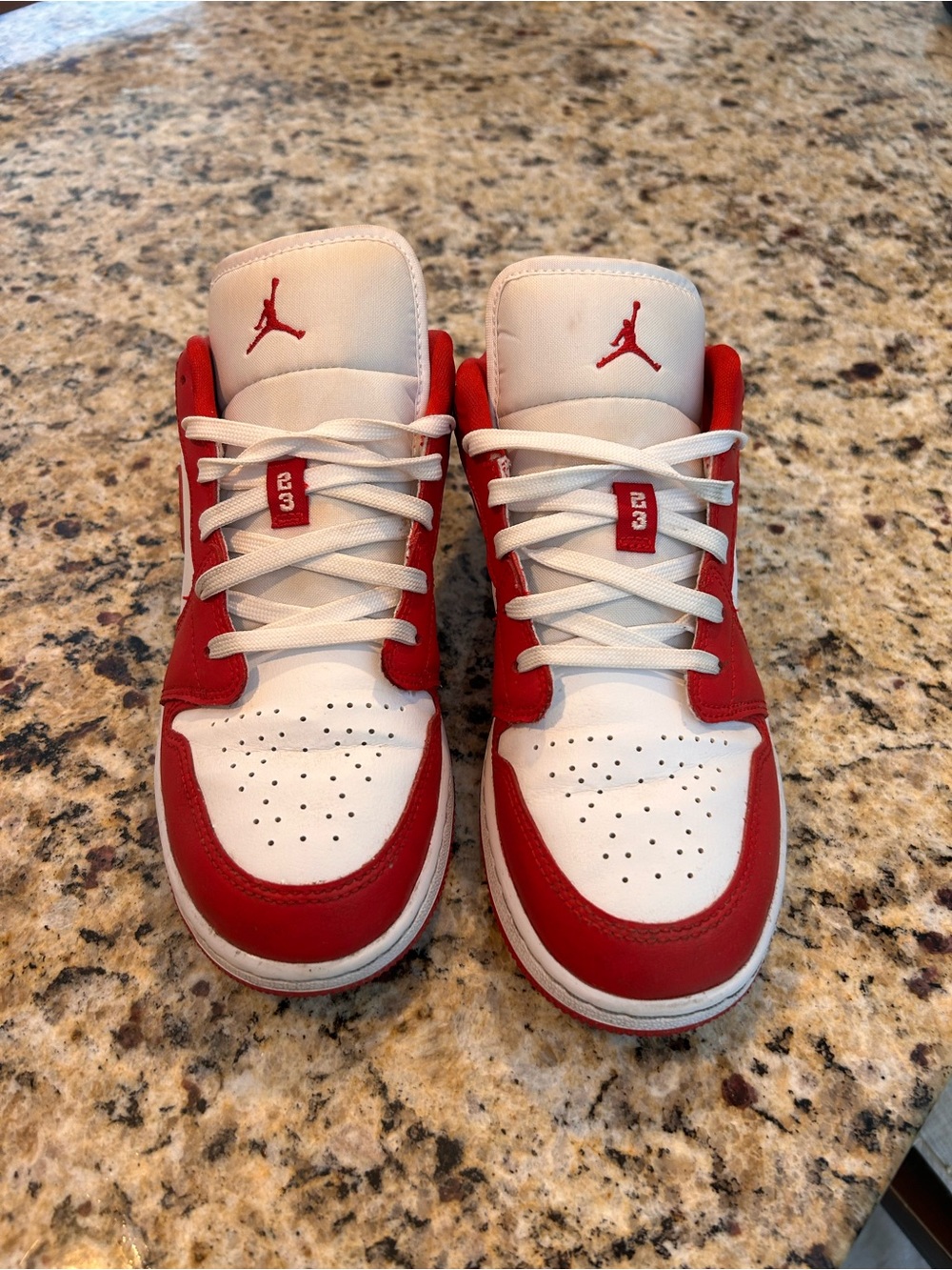 Red Jordan 1 Low - Picture 2 of 4